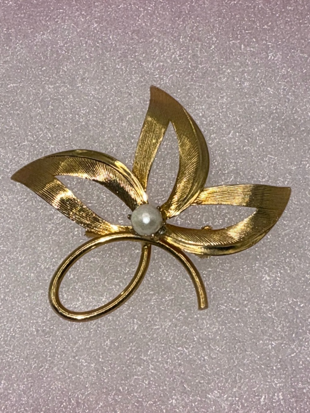 Vintage JJ Company Gold Floral Leaf Brooch - Picture 4 of 6